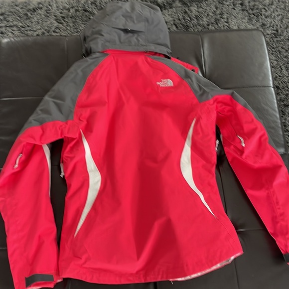 The North Face Winter Coat - Picture 8 of 8